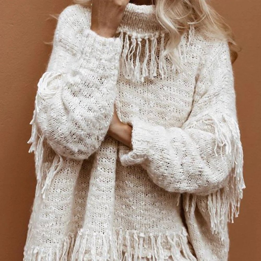 🌼🌼 Cream Boho Fringe Top